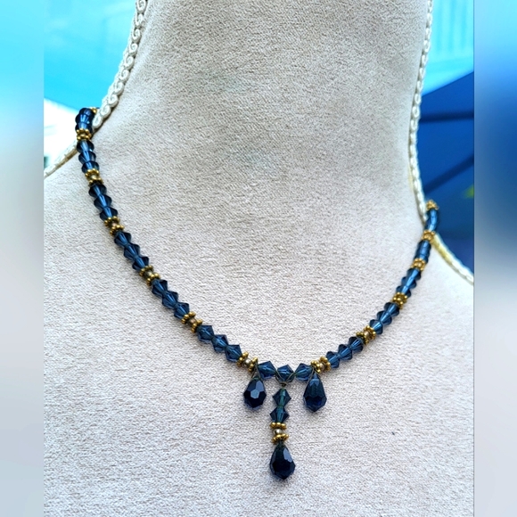 Vintage Blue Crystal Necklace - Picture 2 of 8